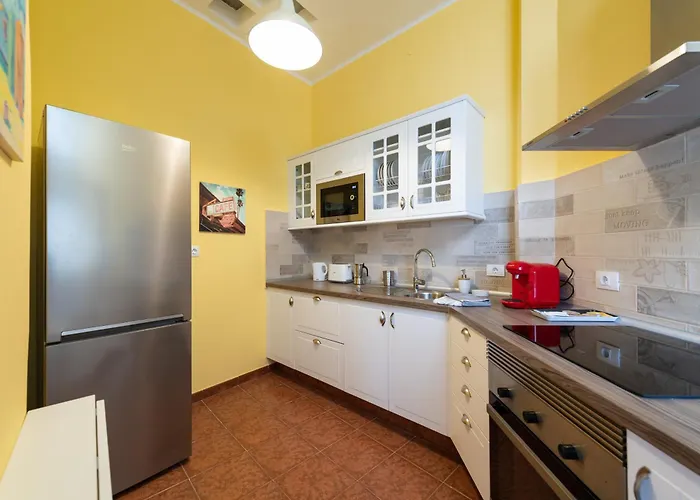 Balcony Spacious 2br Historic Center Arucas