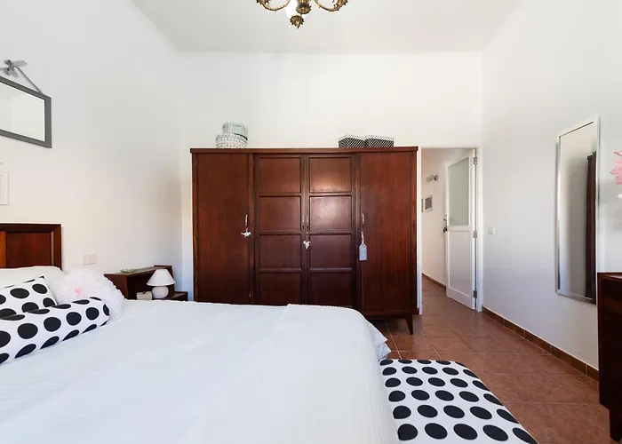 Balcony Spacious 2br Historic Center Apartment *